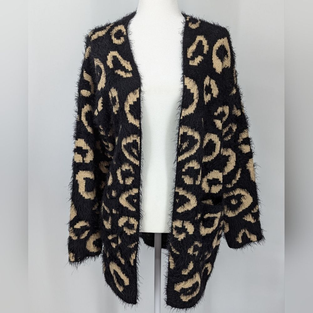 Easel Los Angeles Black Leopard Print Furry Open Front Cardigan Duster Medium